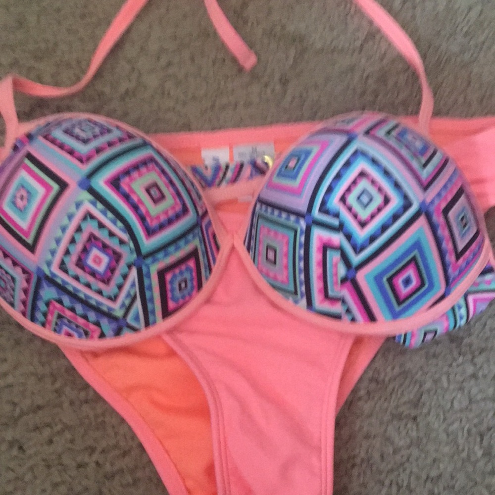 Bathing Suit - Picture 3 of 3
